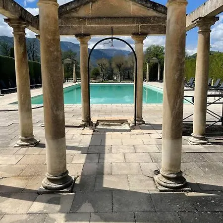 La Mascotte Des Thermes De Les Bains * Montbrun-les-Bains